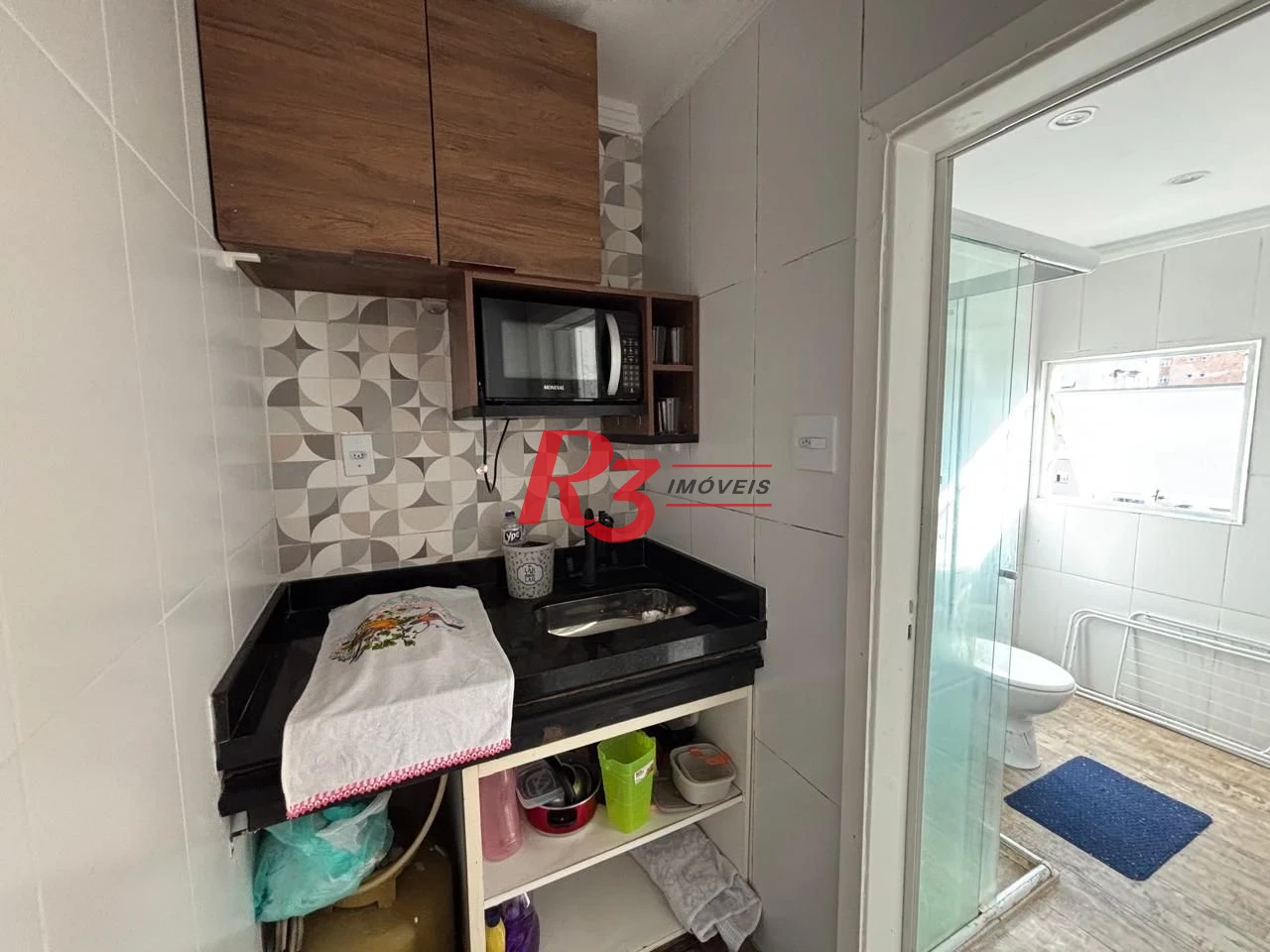 Kitnet reformada e mobiliada à venda, 40 m² por R$ 340.000 - Gonzaga - Santos/SP
