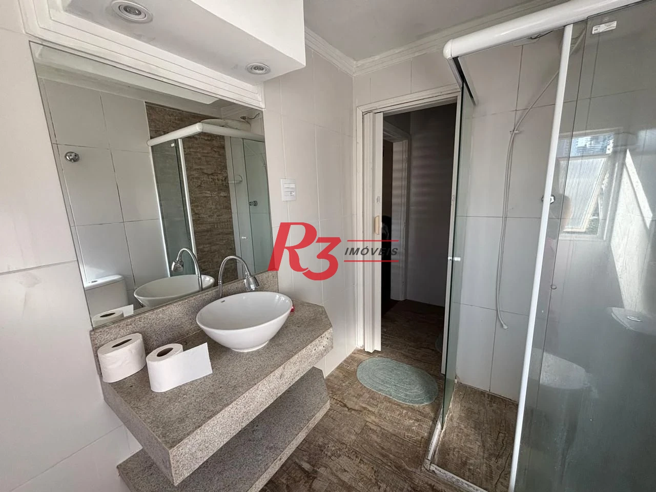 Kitnet reformada e mobiliada à venda, 40 m² por R$ 340.000 - Gonzaga - Santos/SP