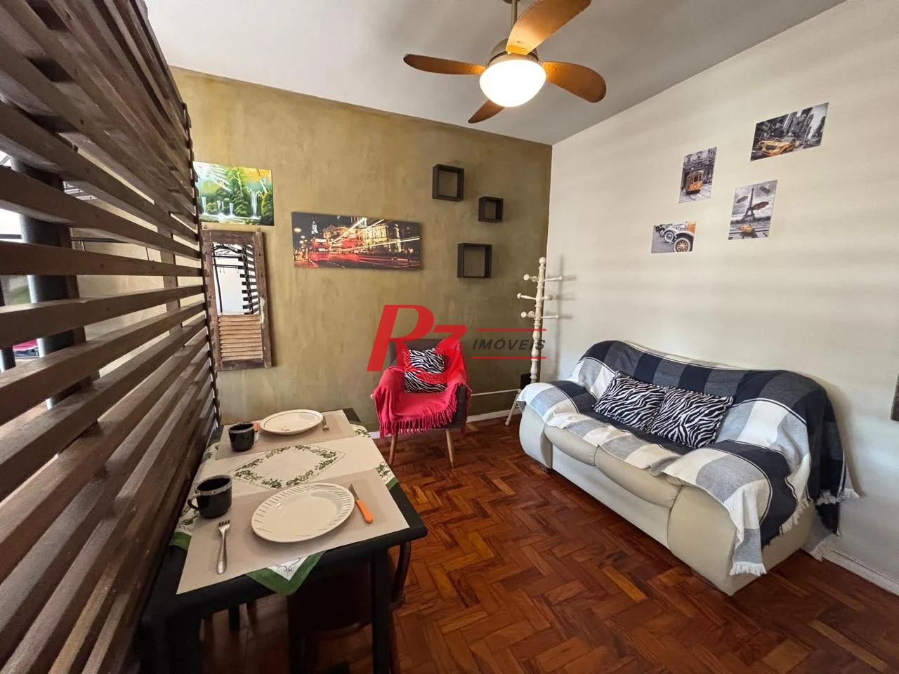 Kitnet reformada e mobiliada à venda, 40 m² por R$ 340.000 - Gonzaga - Santos/SP