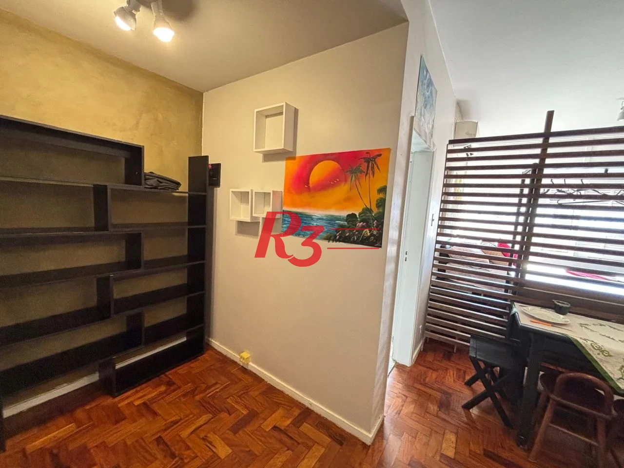 Kitnet reformada e mobiliada à venda, 40 m² por R$ 340.000 - Gonzaga - Santos/SP