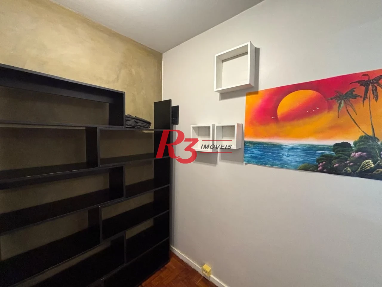 Kitnet reformada e mobiliada à venda, 40 m² por R$ 340.000 - Gonzaga - Santos/SP