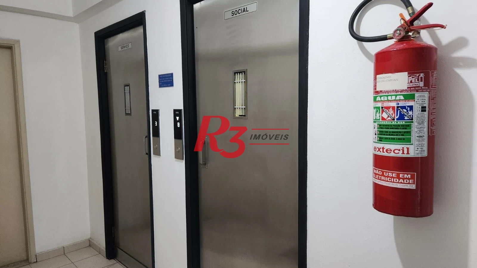 Apartamento com 2 dormitórios à venda, 65 m² por R$ 530.000,00 - José Menino - Santos/SP