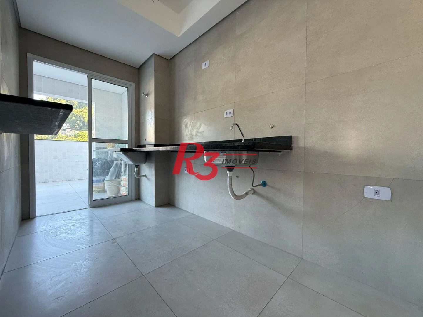 Apartamento Garden com 2 dormitórios à venda, 59 m² por R$ 570.000,00 - Marapé - Santos/SP