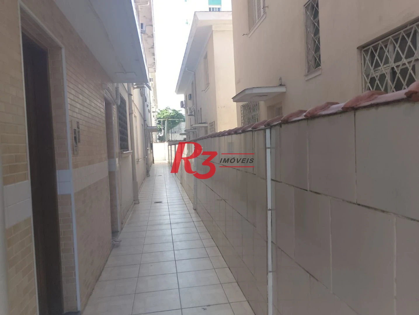 Apartamento com 2 dormitórios à venda, 60 m² por R$ 360.000,00 - Gonzaga - Santos/SP