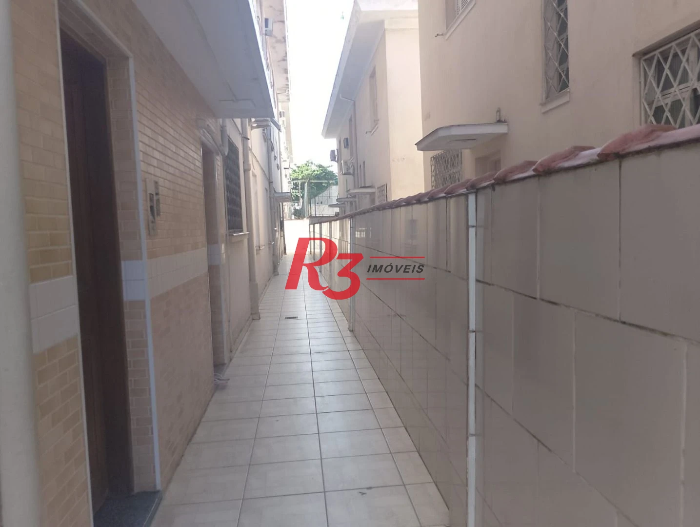 Apartamento com 2 dormitórios à venda, 60 m² por R$ 360.000,00 - Gonzaga - Santos/SP