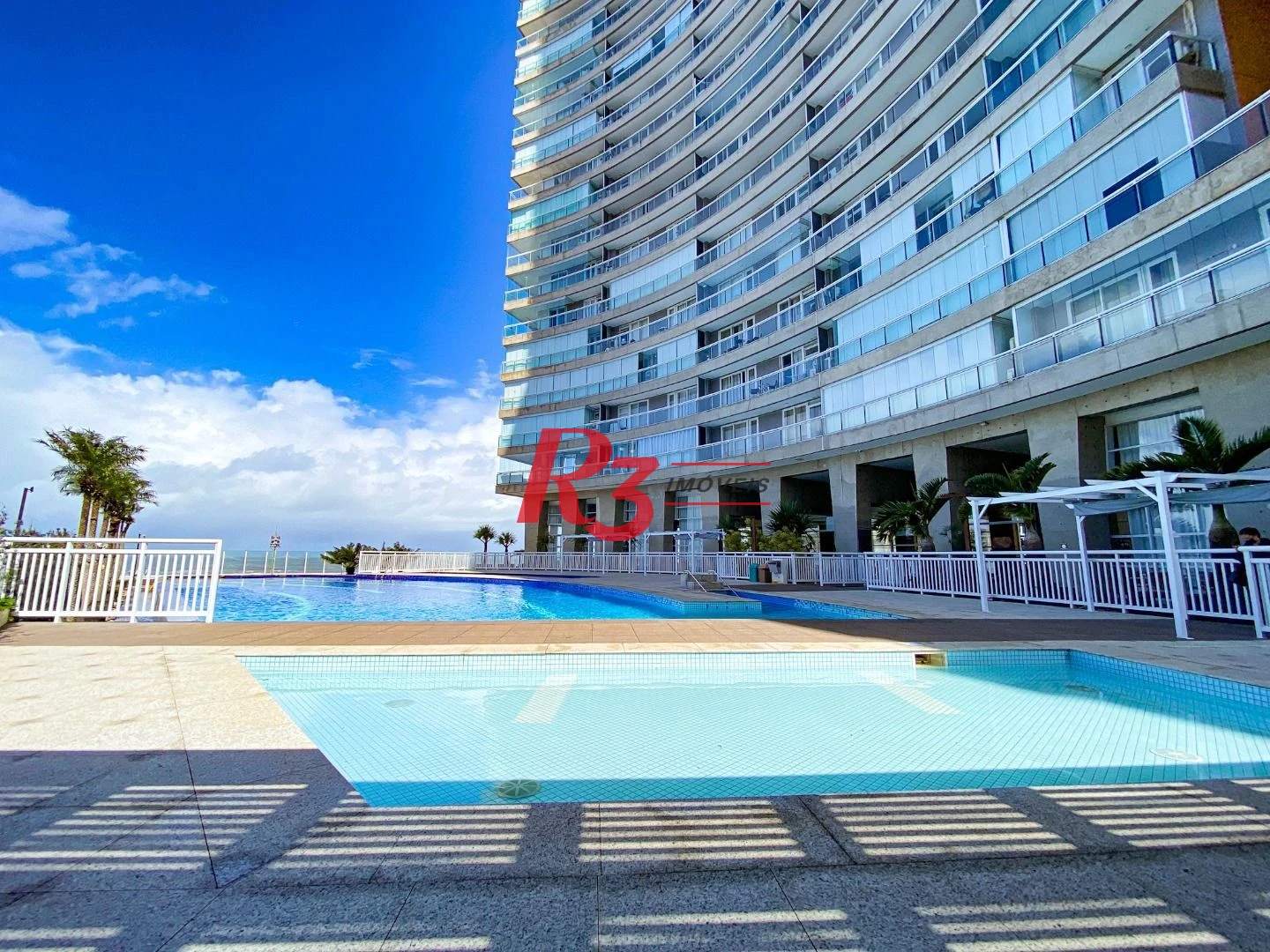 Apartamento com 2 dormitórios para alugar, 75 m² por R$ 7.500,00/mês - Pompéia - Santos/SP