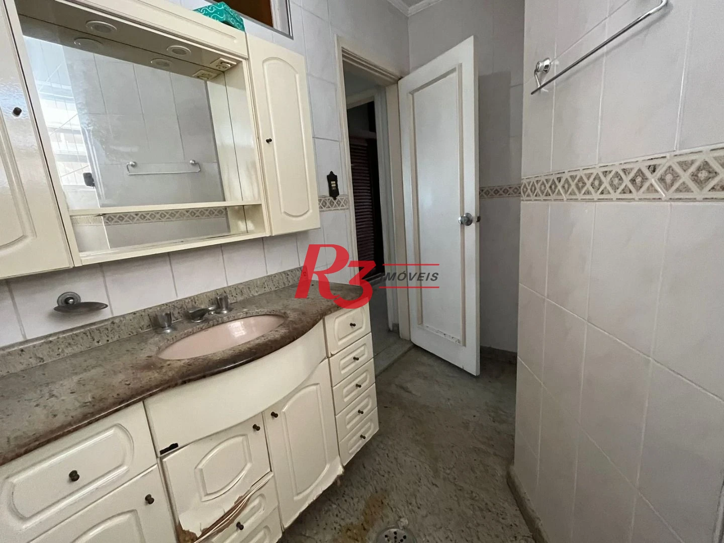 Apartamento com 3 dormitórios à venda, 180 m² por R$ 1.284.000,00 - Gonzaga - Santos/SP