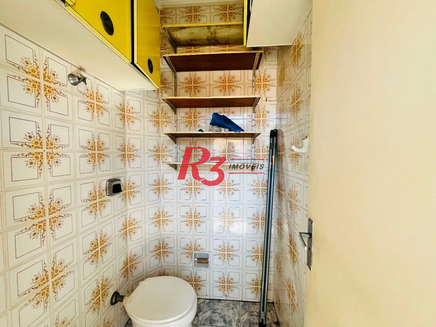 Apartamento com 2 dormitórios à venda, 62 m² por R$ 375.000,00 - Embaré - Santos/SP