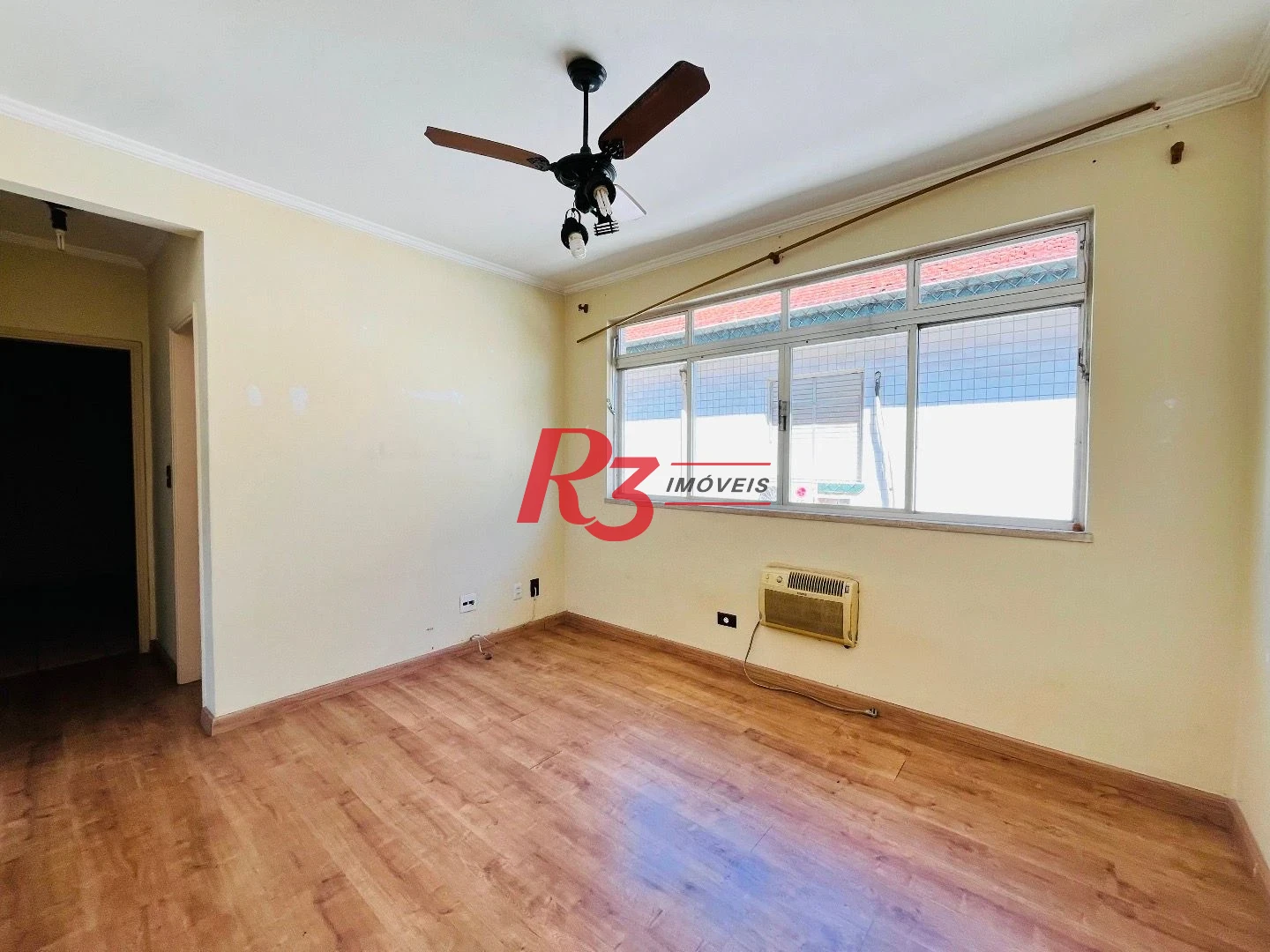 Apartamento com 2 dormitórios à venda, 62 m² por R$ 375.000,00 - Embaré - Santos/SP