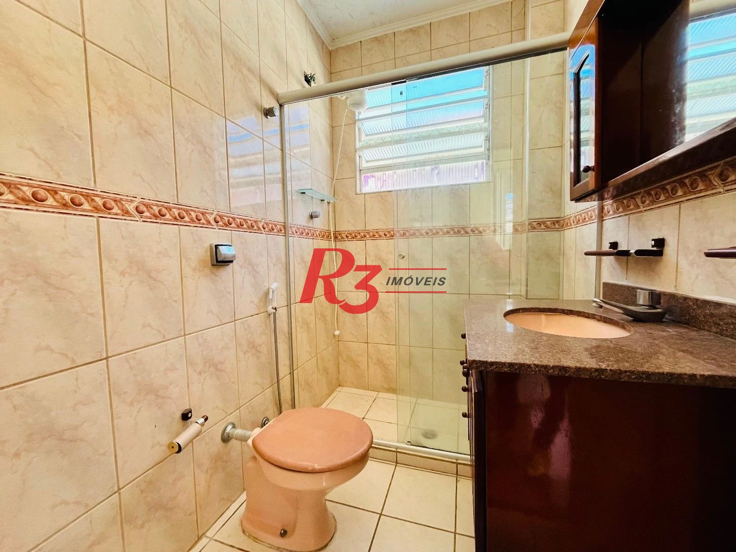 Apartamento com 2 dormitórios à venda, 62 m² por R$ 375.000,00 - Embaré - Santos/SP