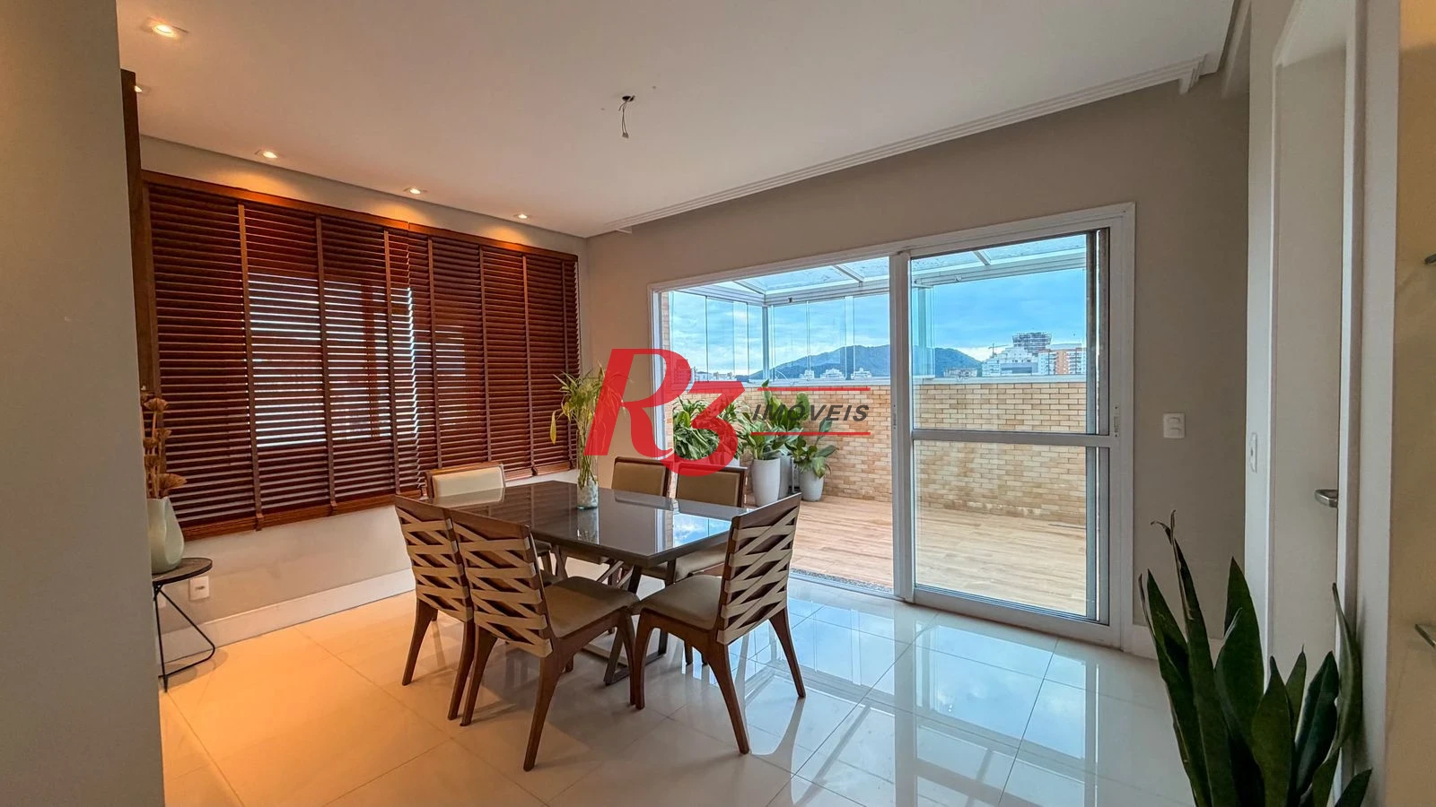Cobertura com 3 dormitórios à venda, 189 m² por R$ 2.390.000,00 - Ponta da Praia - Santos/SP