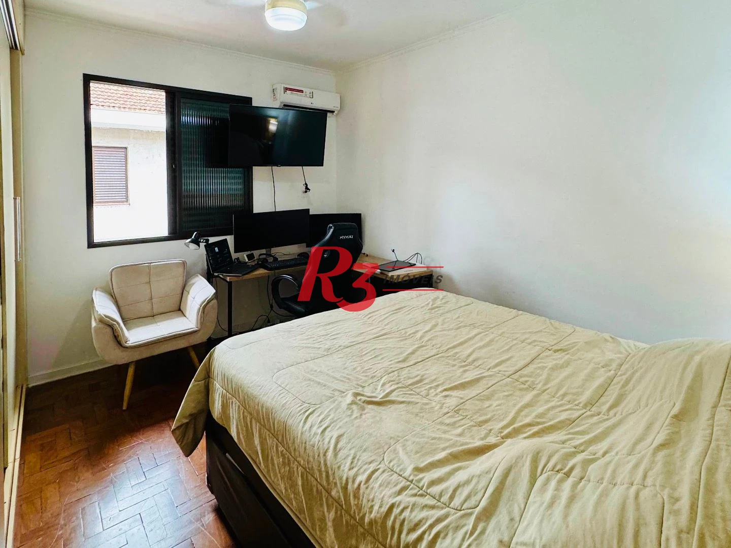 Apartamento com 2 dormitórios à venda, 70 m² por R$ 375.000,00 - Embaré - Santos/SP