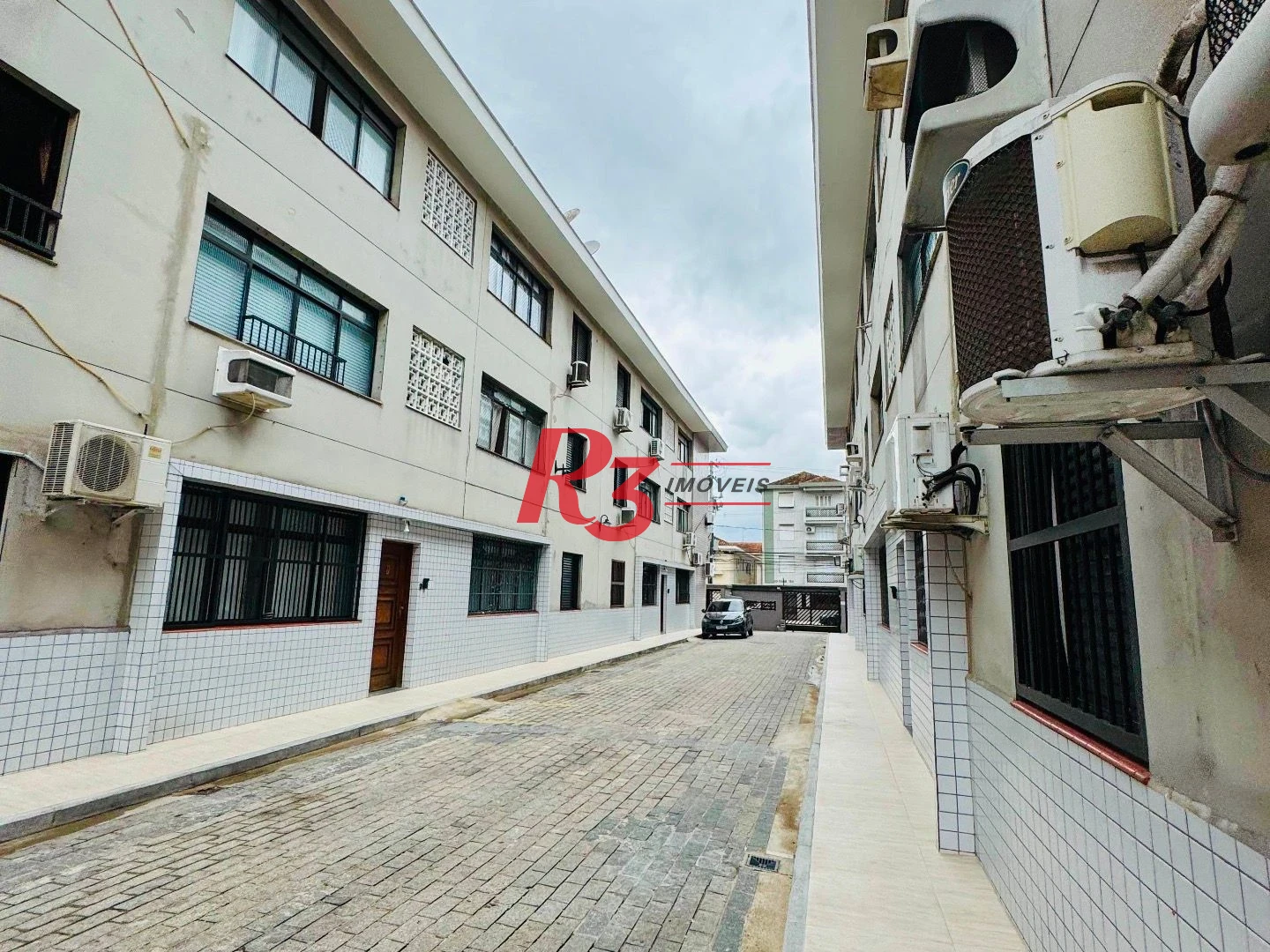 Apartamento com 2 dormitórios à venda, 70 m² por R$ 375.000,00 - Embaré - Santos/SP