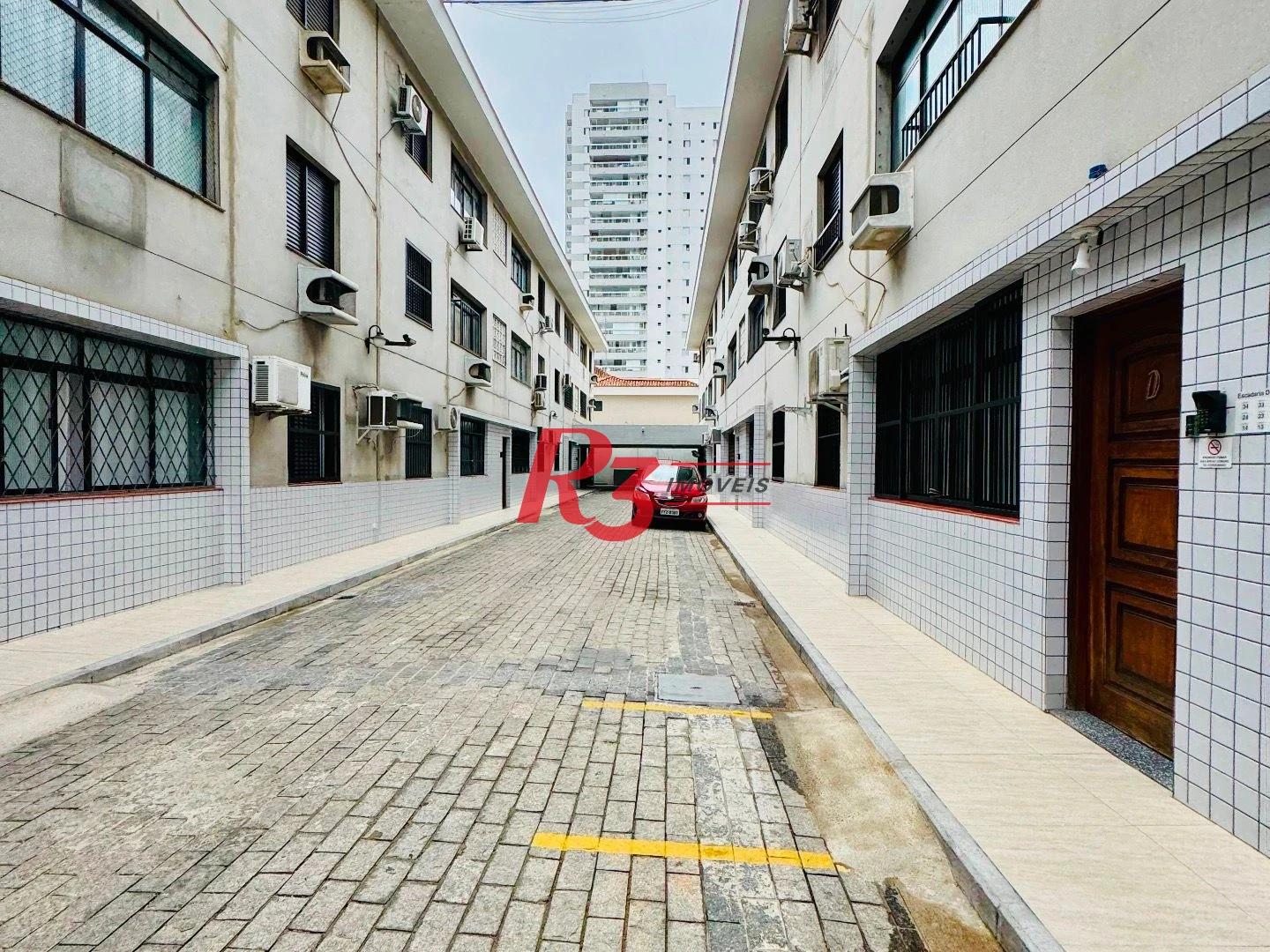 Apartamento com 2 dormitórios à venda, 70 m² por R$ 375.000,00 - Embaré - Santos/SP