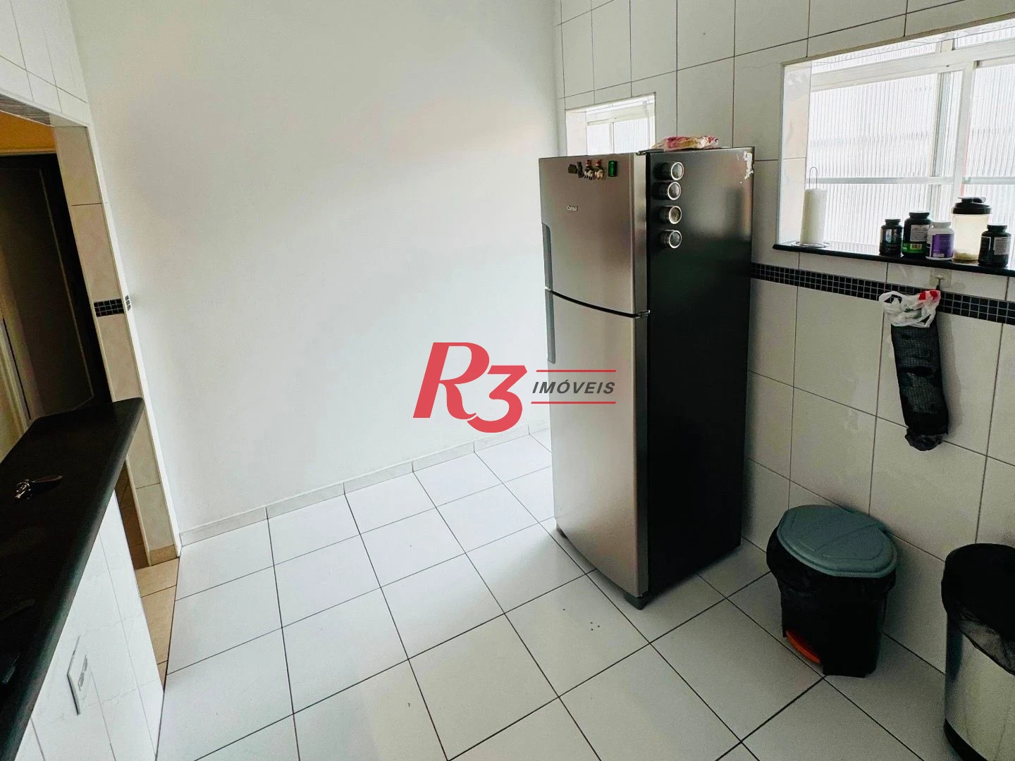 Apartamento com 2 dormitórios à venda, 70 m² por R$ 375.000,00 - Embaré - Santos/SP