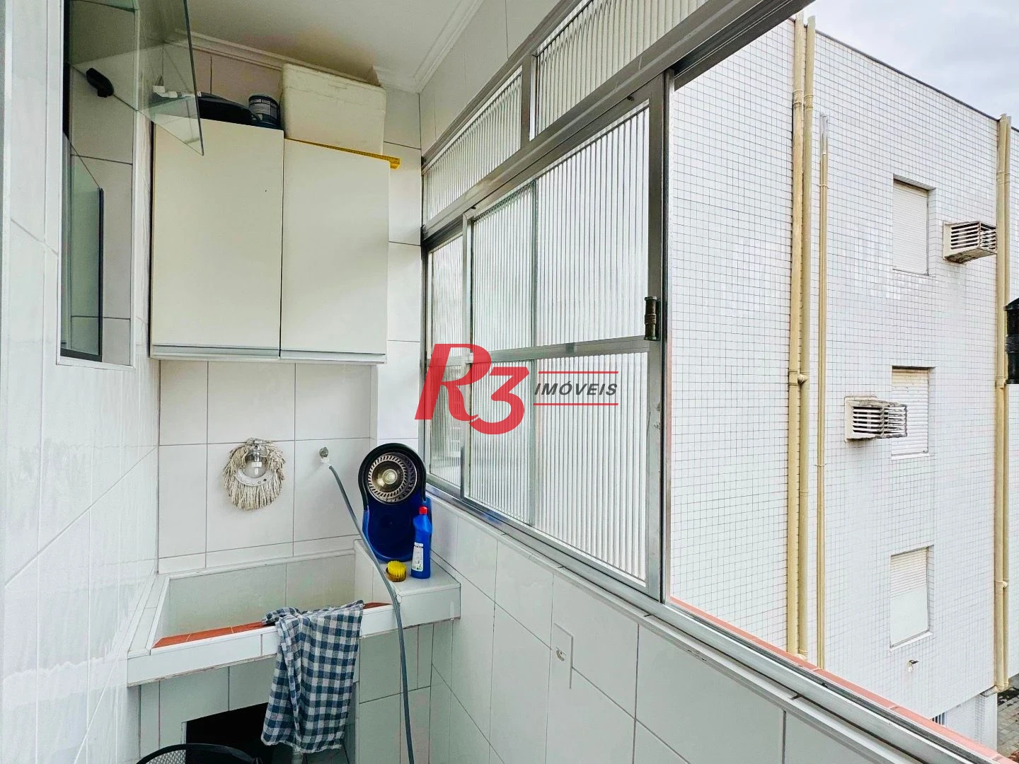 Apartamento com 2 dormitórios à venda, 70 m² por R$ 375.000,00 - Embaré - Santos/SP
