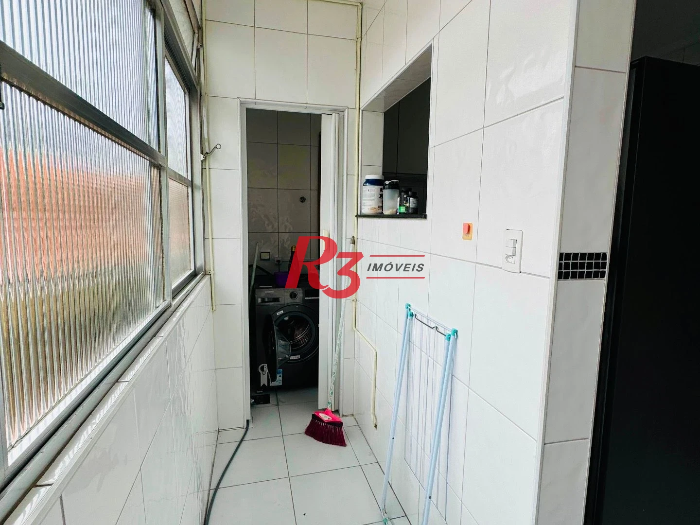 Apartamento com 2 dormitórios à venda, 70 m² por R$ 375.000,00 - Embaré - Santos/SP