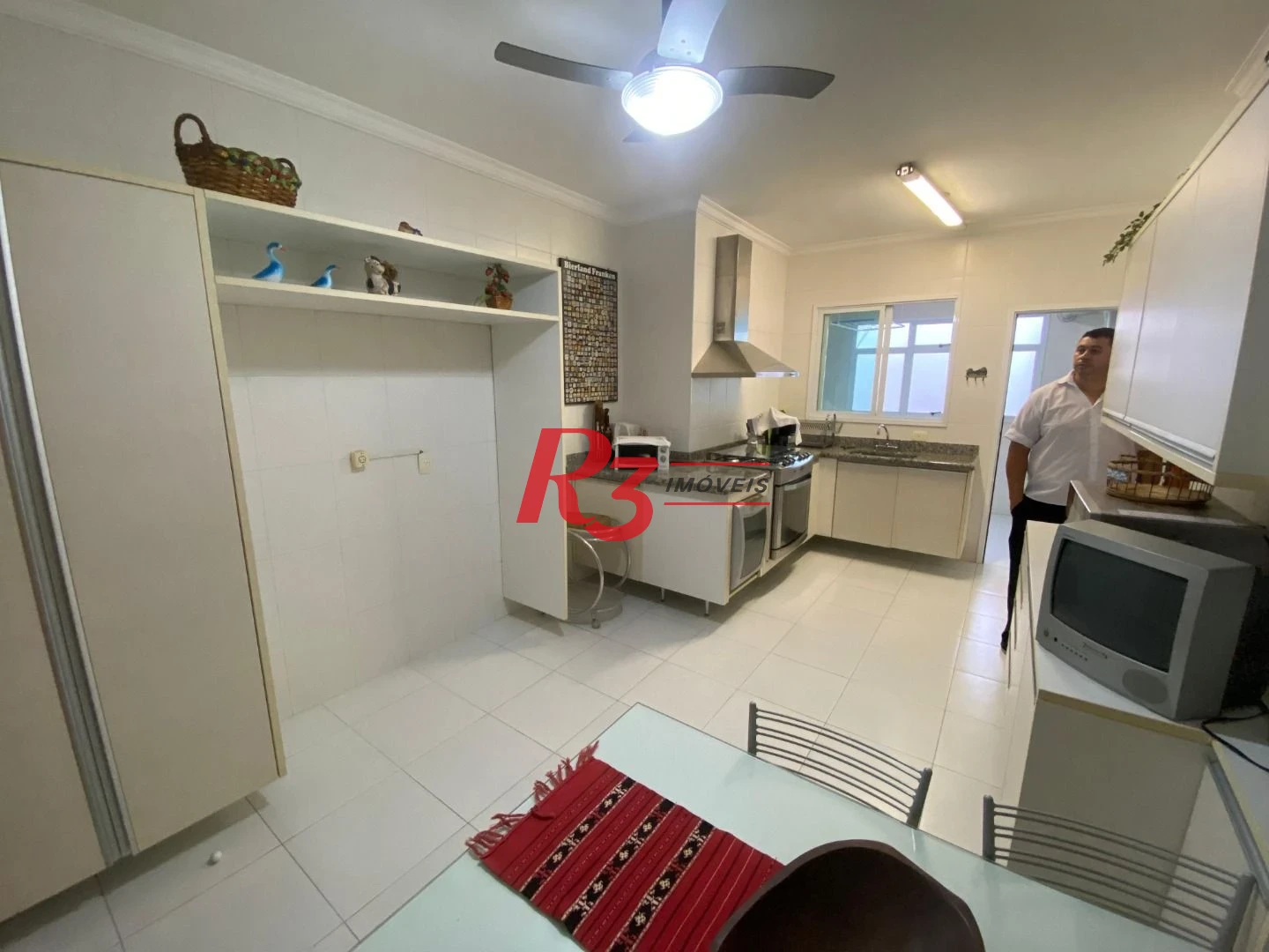 Apartamento com 3 dormitórios à venda, 138 m² por R$ 2.000.000,00 - Embaré - Santos/SP