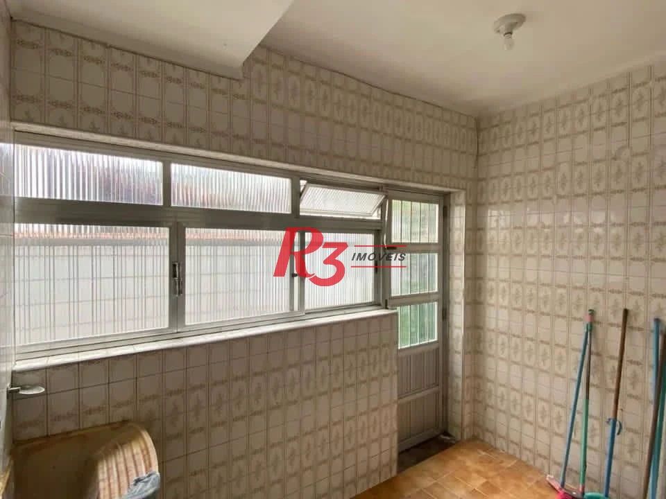 Sobrado com 2 dormitórios à venda, 78 m² por R$ 325.000,00 - Macuco - Santos/SP