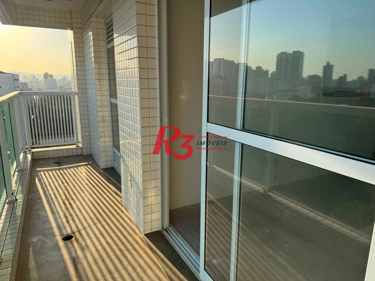 Apartamento com 2 dormitórios à venda, 77 m² por R$ 560.000,00 - Ponta da Praia - Santos/SP
