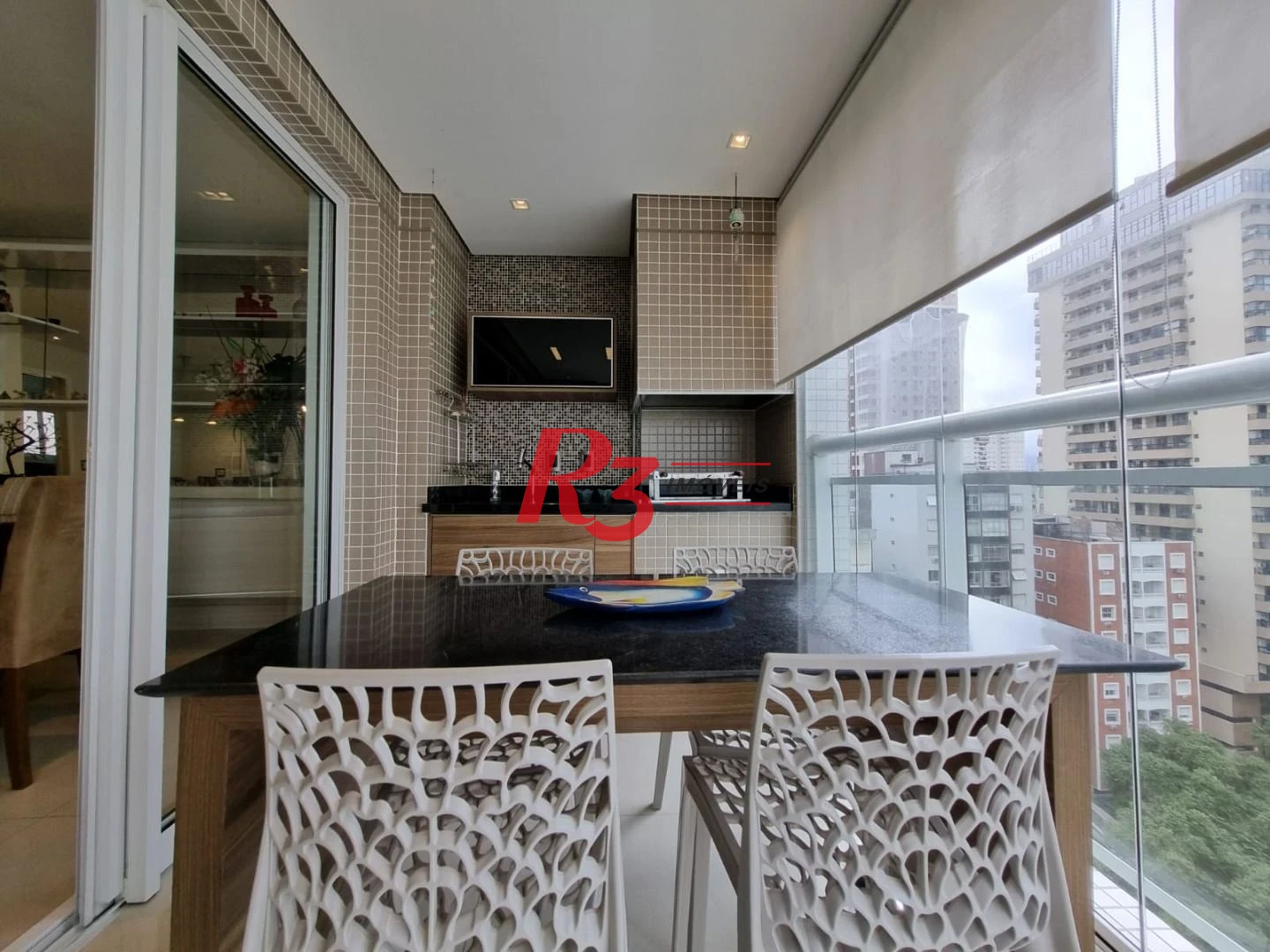 Excelente apartamento para locação mobiliado e decorado, 2 vagas,  em Santos, na quadra da praia, com 3 quartos, sacada gourmet e lazer completo!!