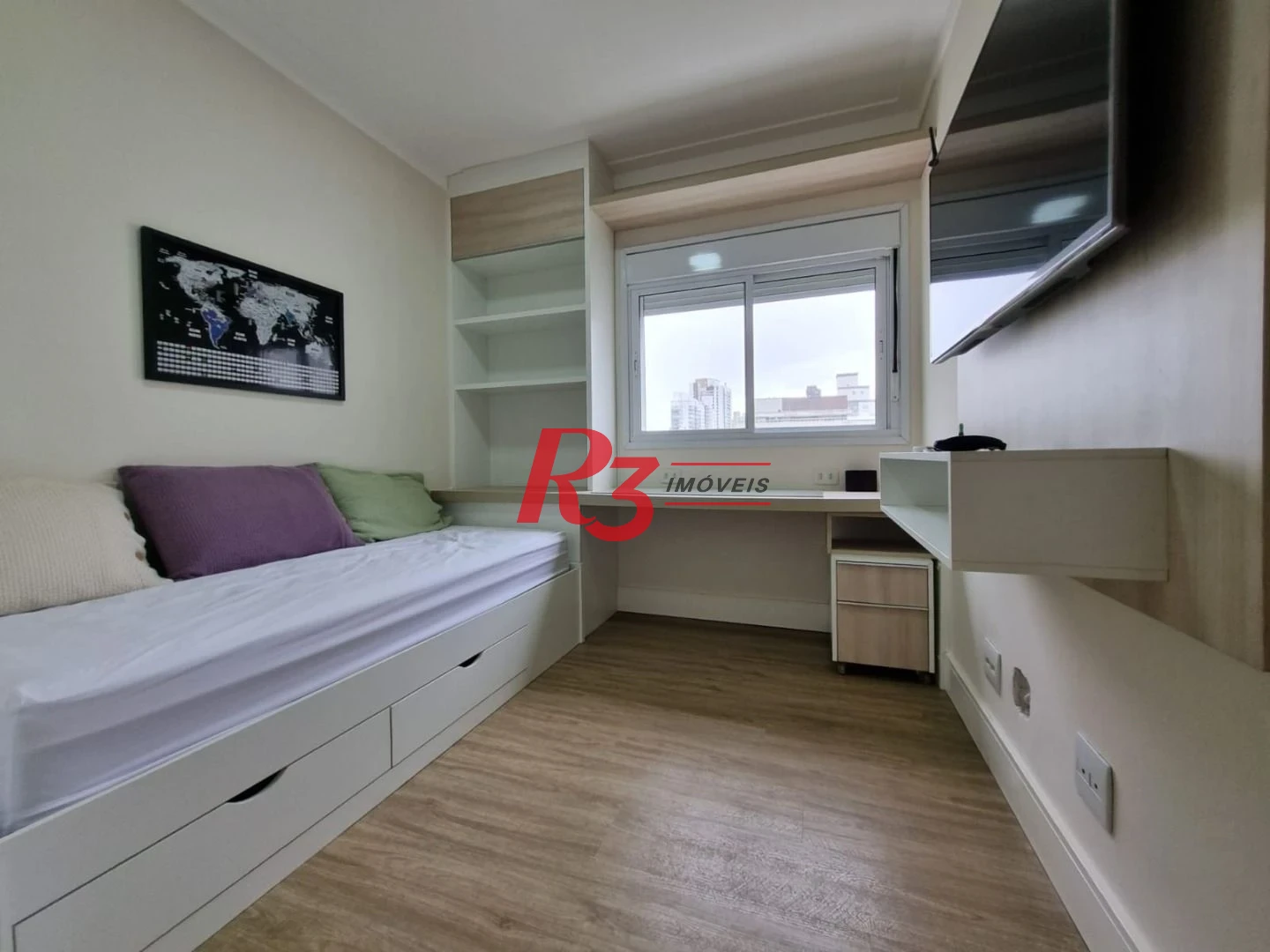 Excelente apartamento para locação mobiliado e decorado, 2 vagas,  em Santos, na quadra da praia, com 3 quartos, sacada gourmet e lazer completo!!