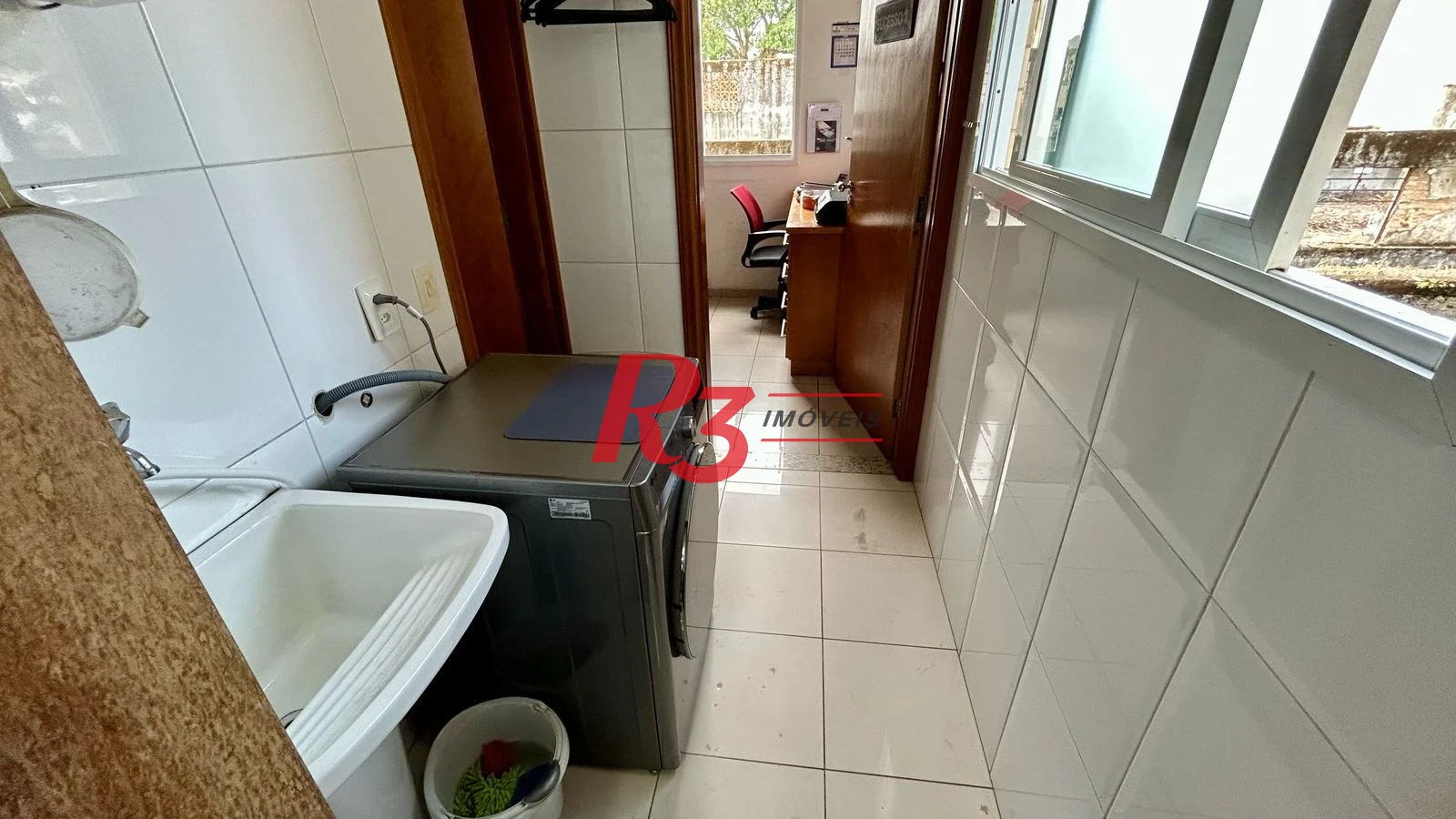 Apartamento com 2 dormitórios à venda, 90 m² por R$ 750.000,00 - Embaré - Santos/SP