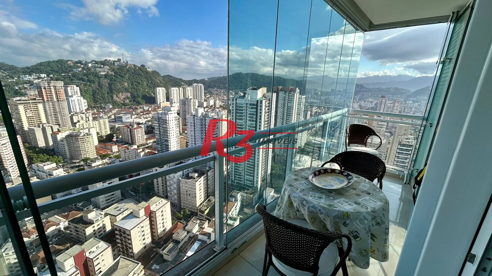 Apartamento com 2 dormitórios à venda, 63 m² por R$ 1.500.000,00 - Pompéia - Santos/SP