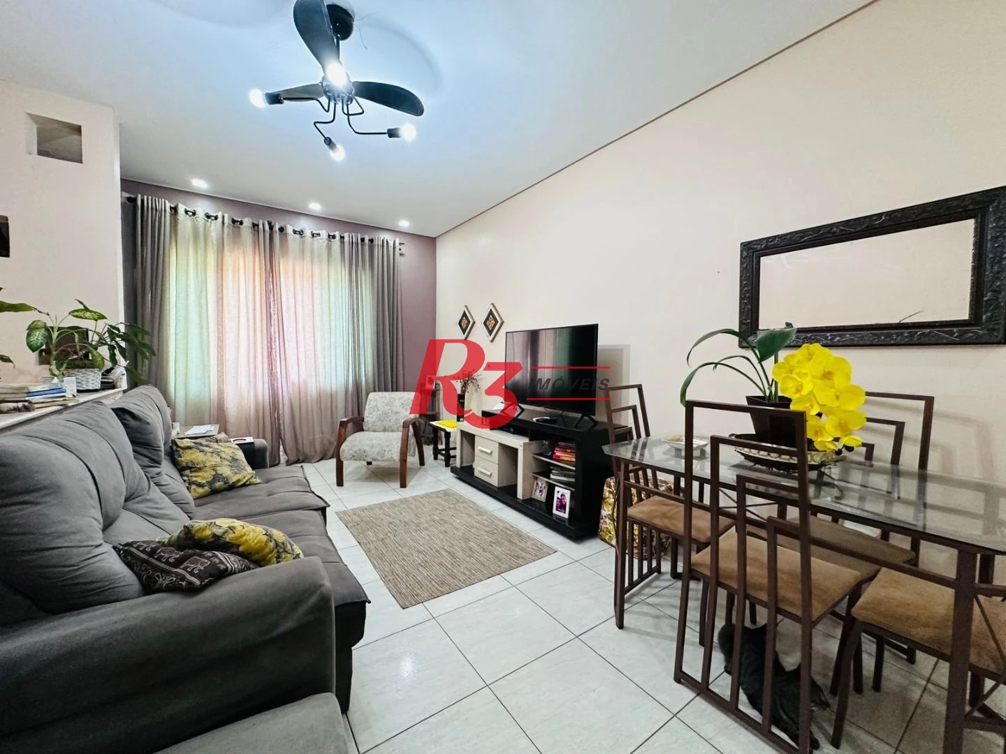 Casa com 3 dormitórios à venda, 118 m² por R$ 720.000,00 - Marapé - Santos/SP