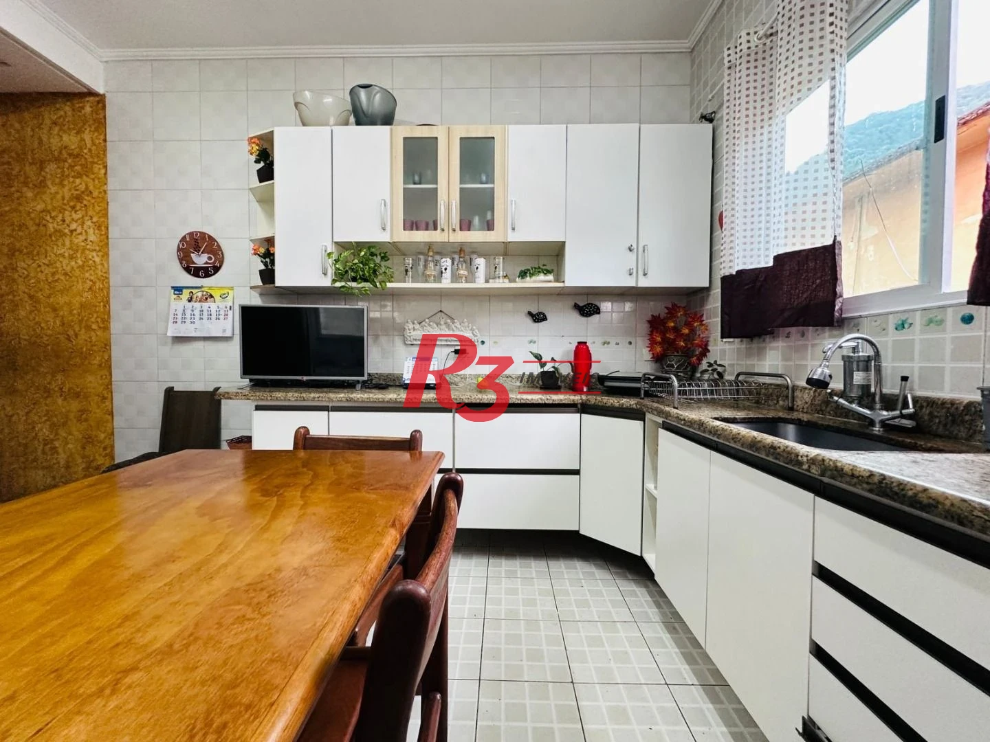 Casa com 3 dormitórios à venda, 118 m² por R$ 720.000,00 - Marapé - Santos/SP