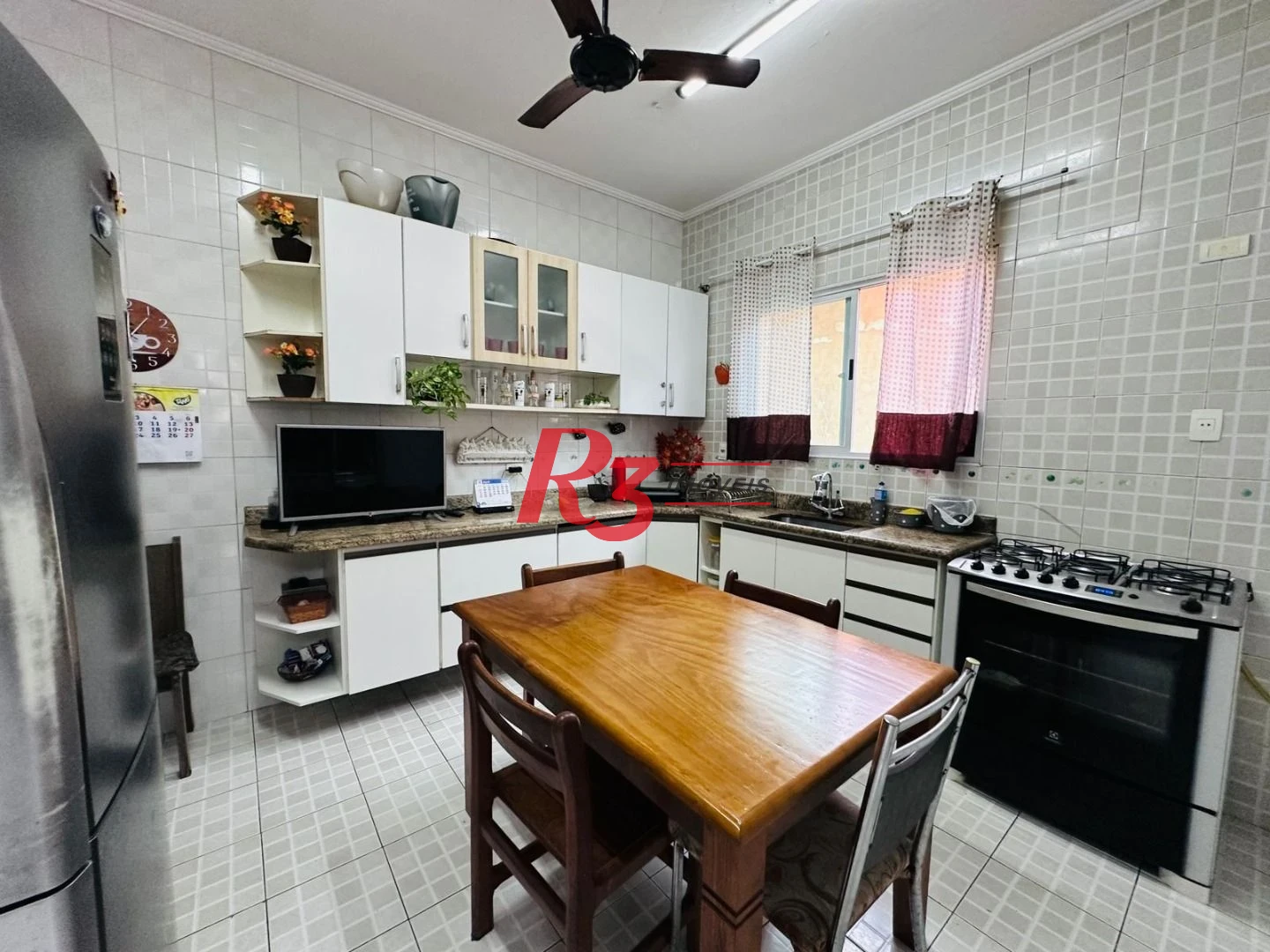 Casa com 3 dormitórios à venda, 118 m² por R$ 720.000,00 - Marapé - Santos/SP