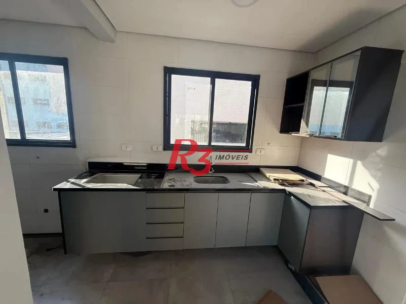 Village com 2 dormitórios para alugar, 116 m² por R$ 5.000,02/mês - Marapé - Santos/SP