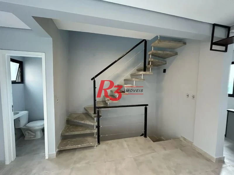 Village com 2 dormitórios para alugar, 116 m² por R$ 5.000,02/mês - Marapé - Santos/SP