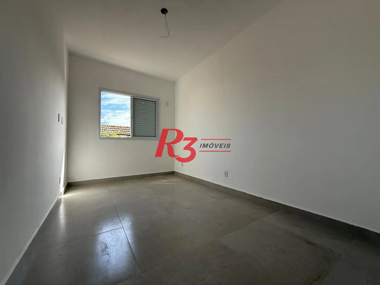 Casa com 3 dormitórios à venda, 135 m² por R$ 600.000,00 - Estuário - Santos/SP