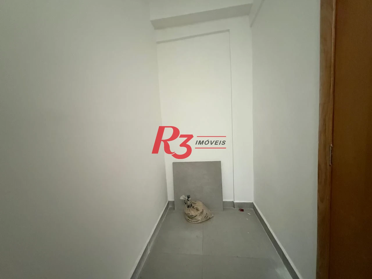 Casa com 3 dormitórios à venda, 135 m² por R$ 600.000,00 - Estuário - Santos/SP