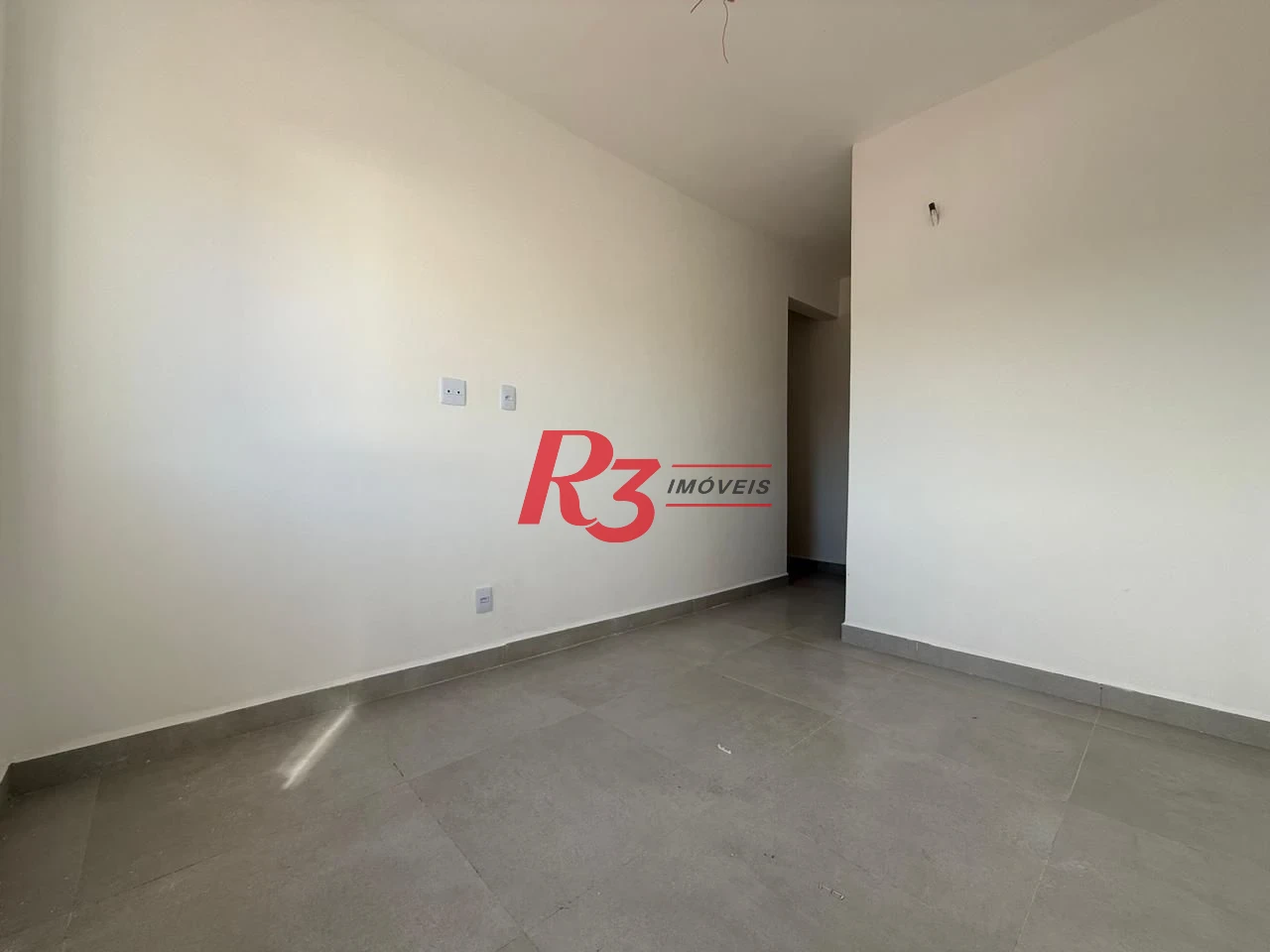 Casa com 3 dormitórios à venda, 135 m² por R$ 600.000,00 - Estuário - Santos/SP