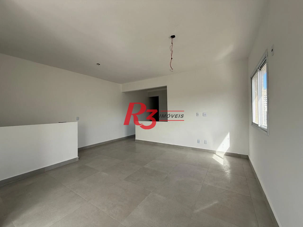 Casa com 3 dormitórios à venda, 135 m² por R$ 600.000,00 - Estuário - Santos/SP