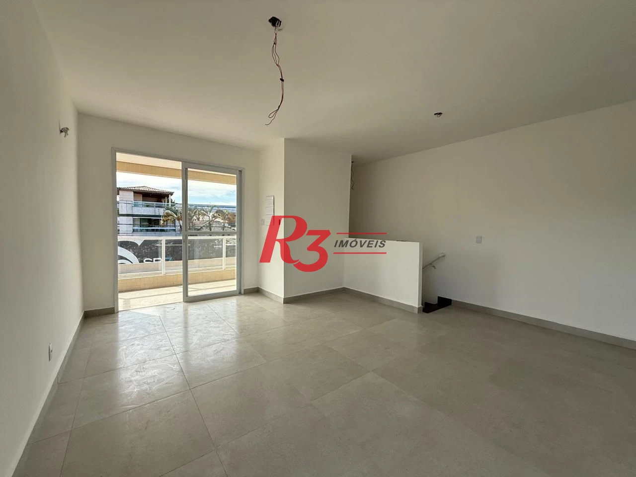 Casa com 3 dormitórios à venda, 135 m² por R$ 600.000,00 - Estuário - Santos/SP