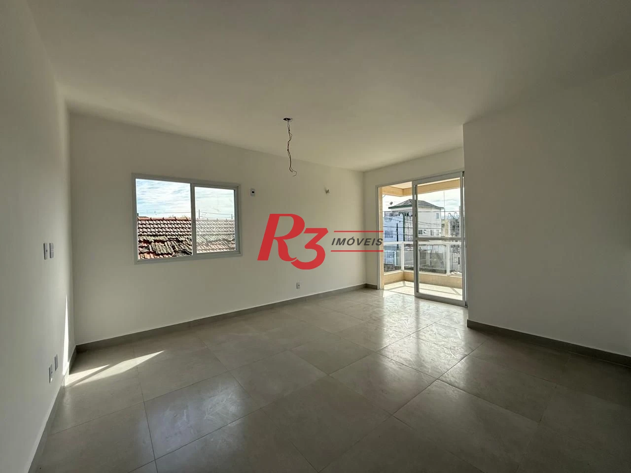 Casa com 3 dormitórios à venda, 135 m² por R$ 600.000,00 - Estuário - Santos/SP