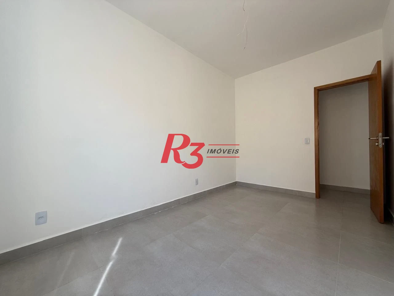 Casa com 3 dormitórios à venda, 134 m² por R$ 600.000,00 - Estuário - Santos/SP