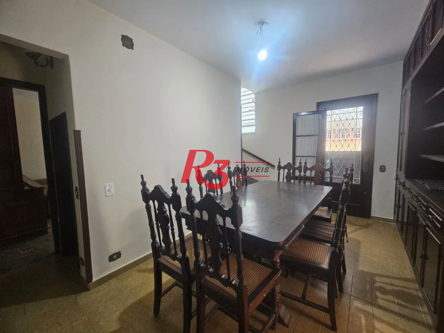 Sobrado á venda ou Alugar em Santos boqueirão 4 dormitórios 2 suítes