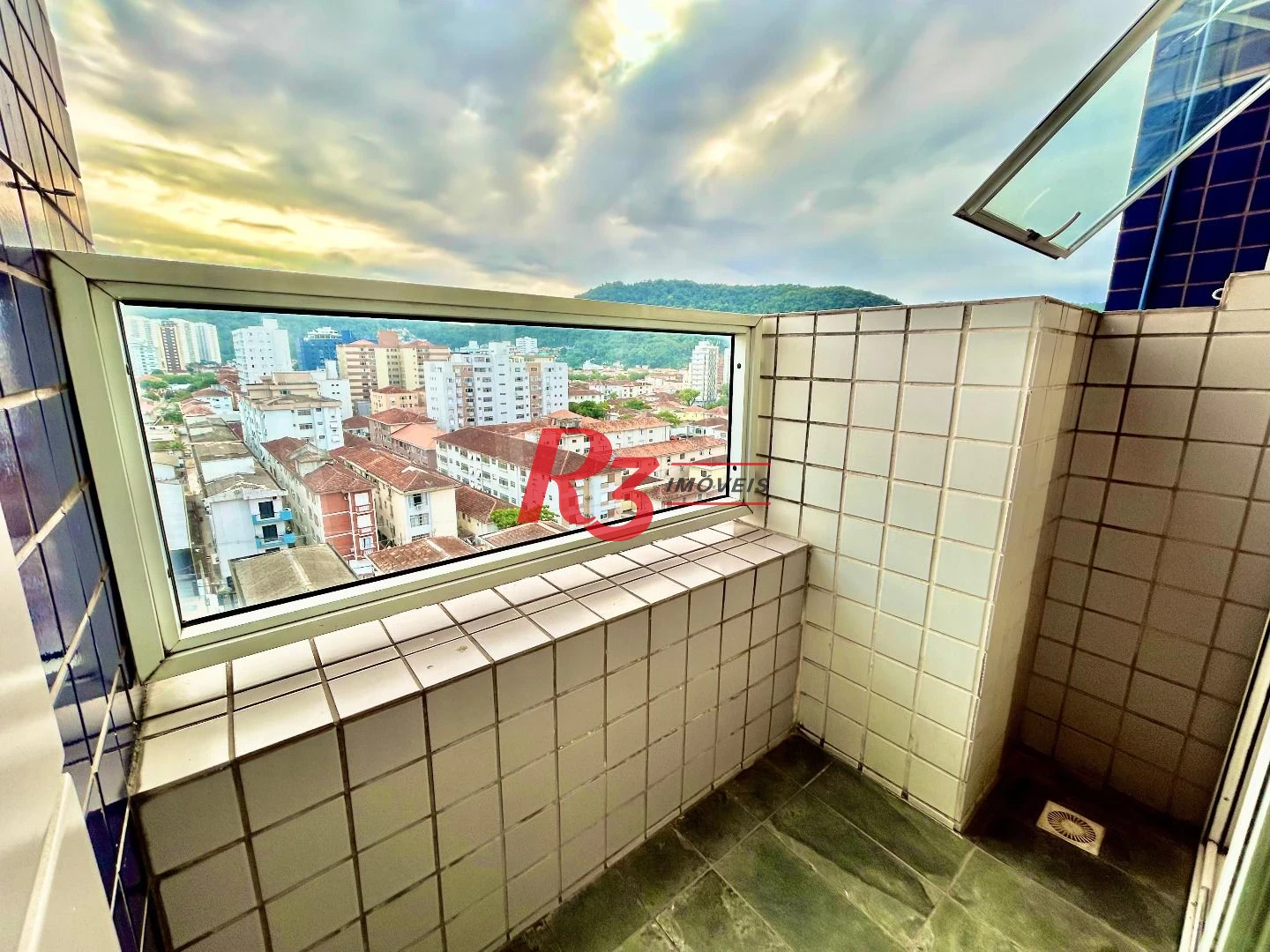 Cobertura com 3 dormitórios à venda, 137 m² por R$ 1.200.000,00 - Campo Grande - Santos/SP