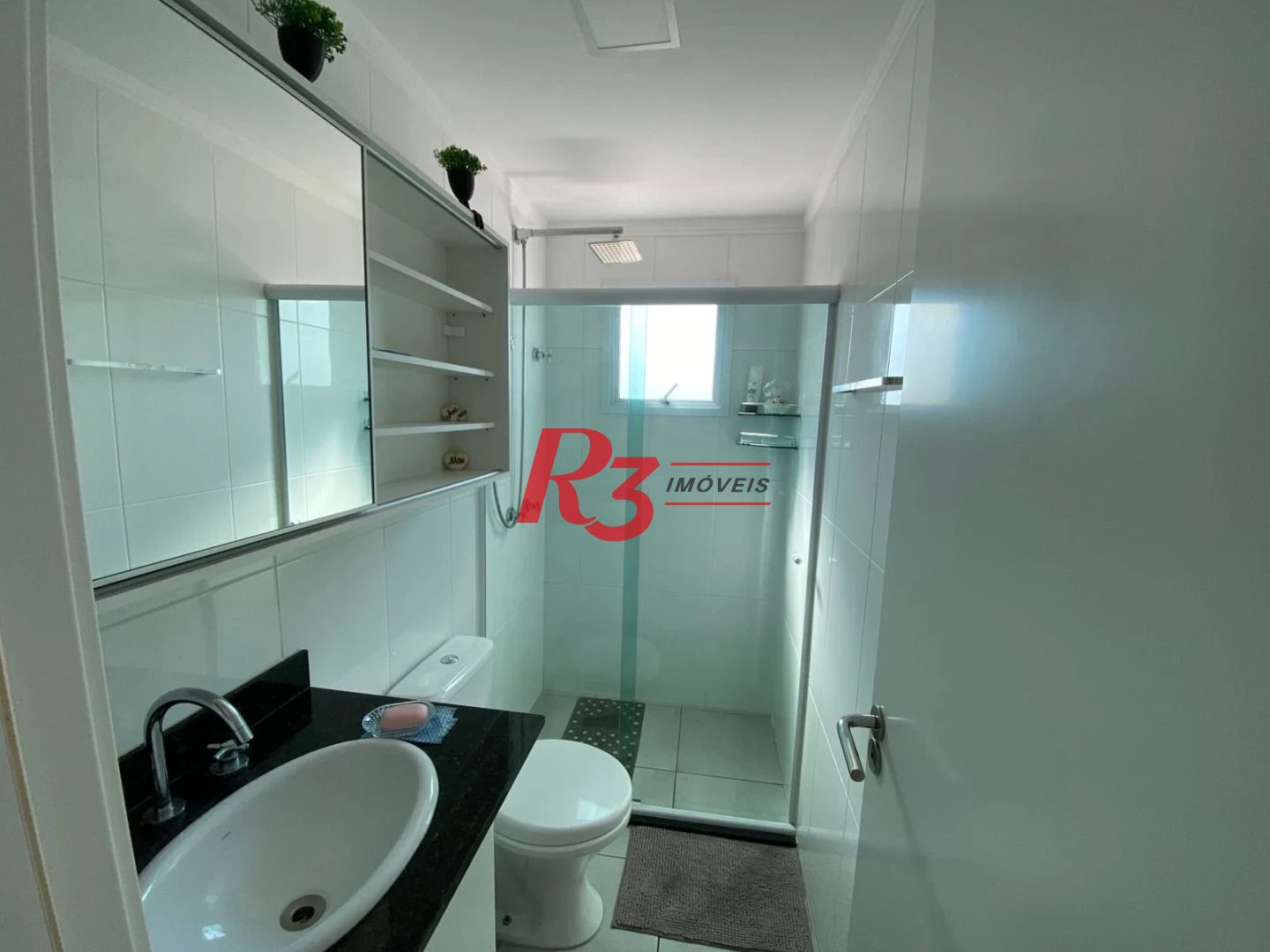 Apartamento com 2 dormitórios à venda, 72 m² por R$ 795.000,00 - Embaré - Santos/SP