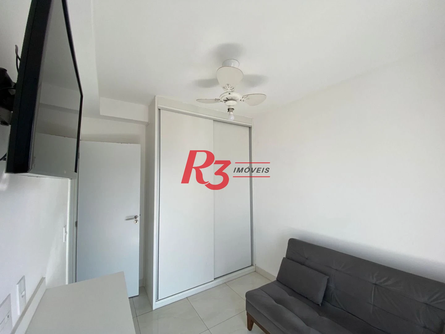 Apartamento com 2 dormitórios à venda, 72 m² por R$ 795.000,00 - Embaré - Santos/SP