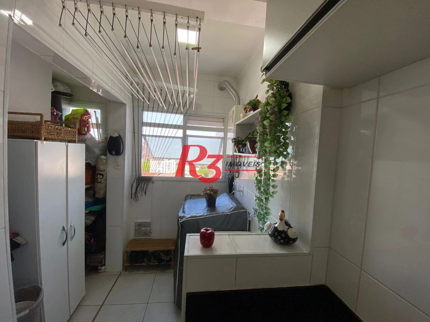Apartamento com 2 dormitórios à venda, 72 m² por R$ 795.000,00 - Embaré - Santos/SP