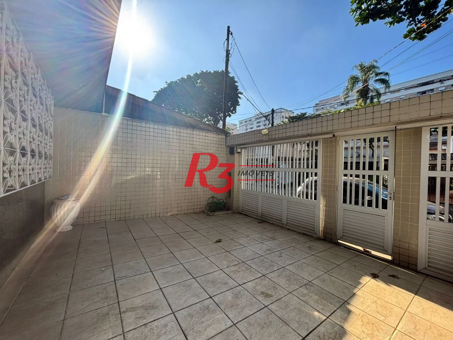 Sobrado com 3 dormitórios à venda, 187 m² por R$ 2.100.000,00 - Ponta da Praia - Santos/SP