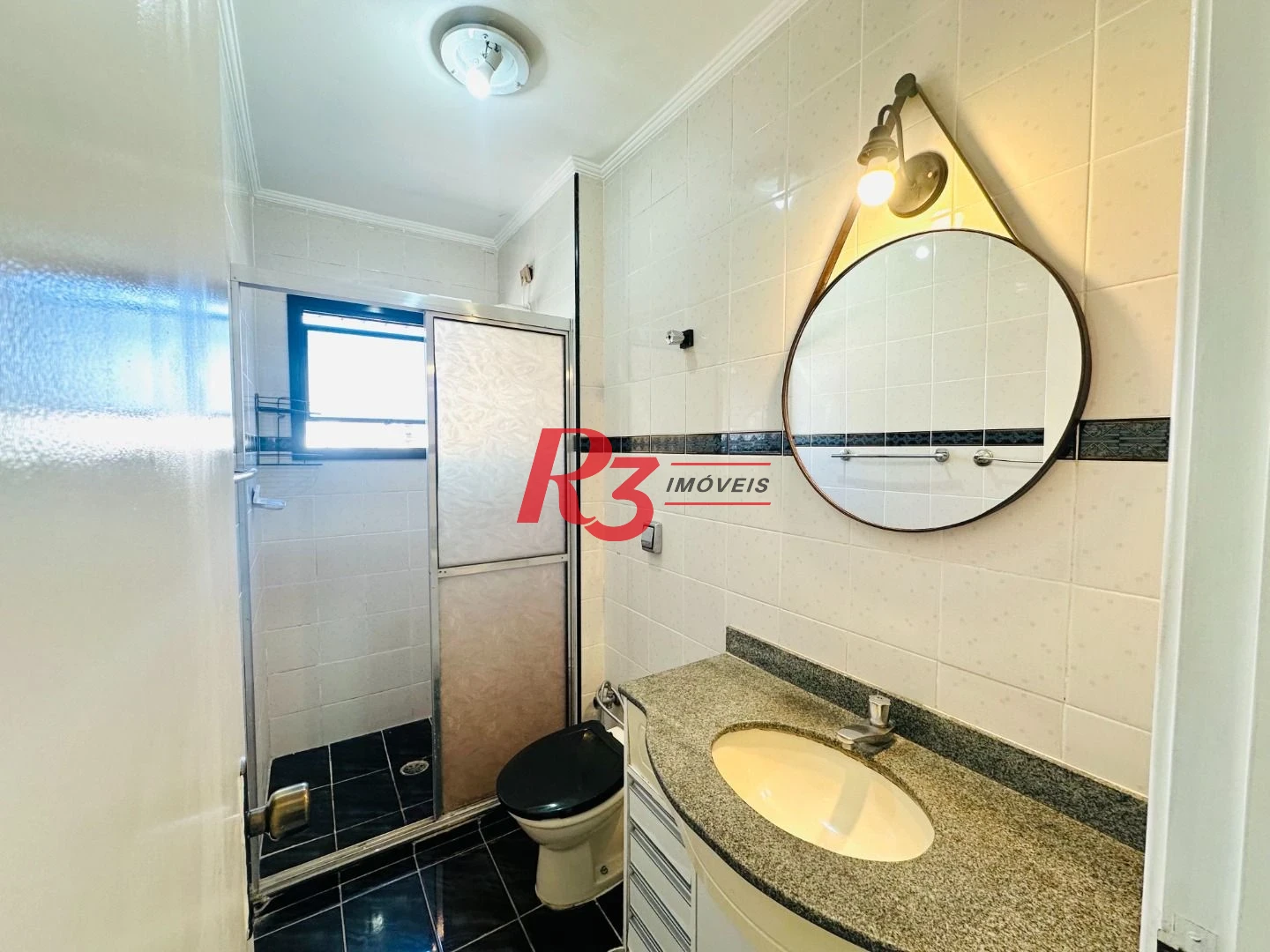 Apartamento com 2 dormitórios à venda, 62 m² por R$ 550.000,00 - Estuário - Santos/SP