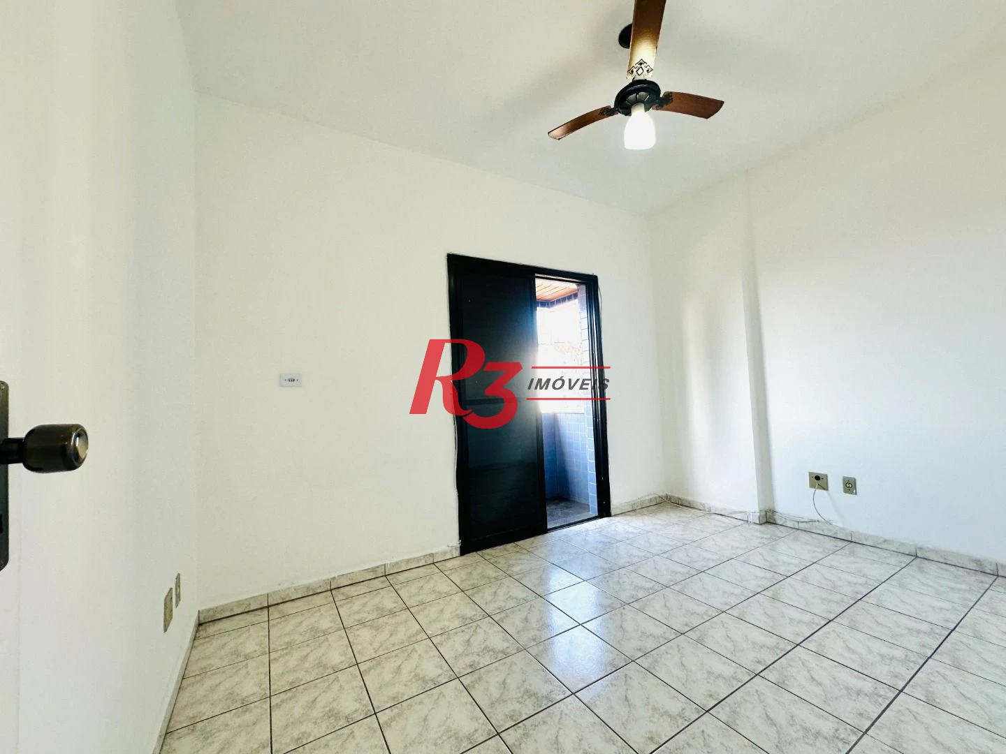 Apartamento com 2 dormitórios à venda, 62 m² por R$ 550.000,00 - Estuário - Santos/SP