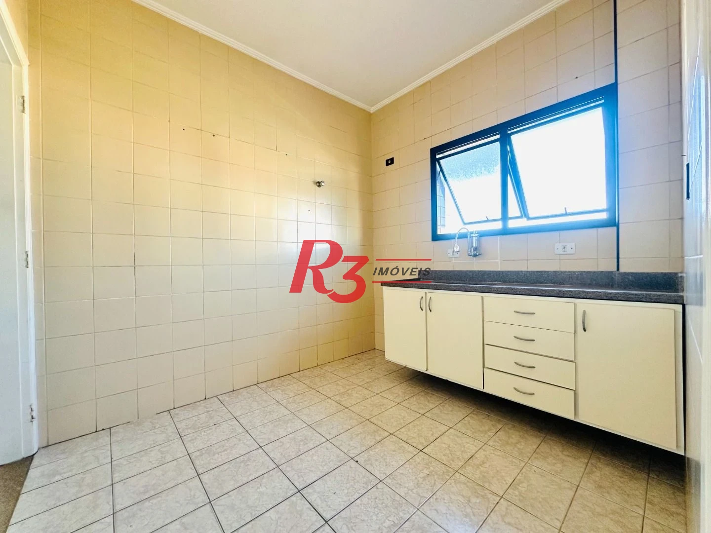 Apartamento com 2 dormitórios à venda, 62 m² por R$ 550.000,00 - Estuário - Santos/SP