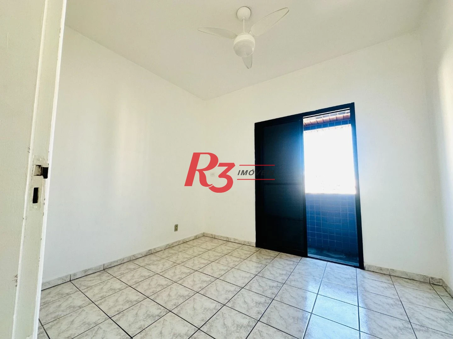 Apartamento com 2 dormitórios à venda, 62 m² por R$ 550.000,00 - Estuário - Santos/SP